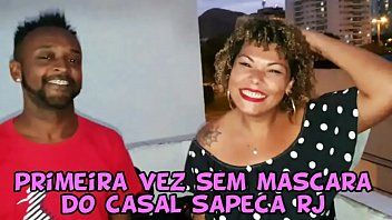 Casais fazem uma festinha com muito swing e putaria