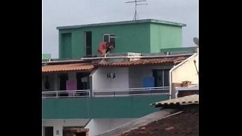 Câmera flagra negão fodendo o cu da atendente da lanchonete