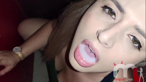 Sexlog Com Br loira se acabando em várias picas no gloryhole